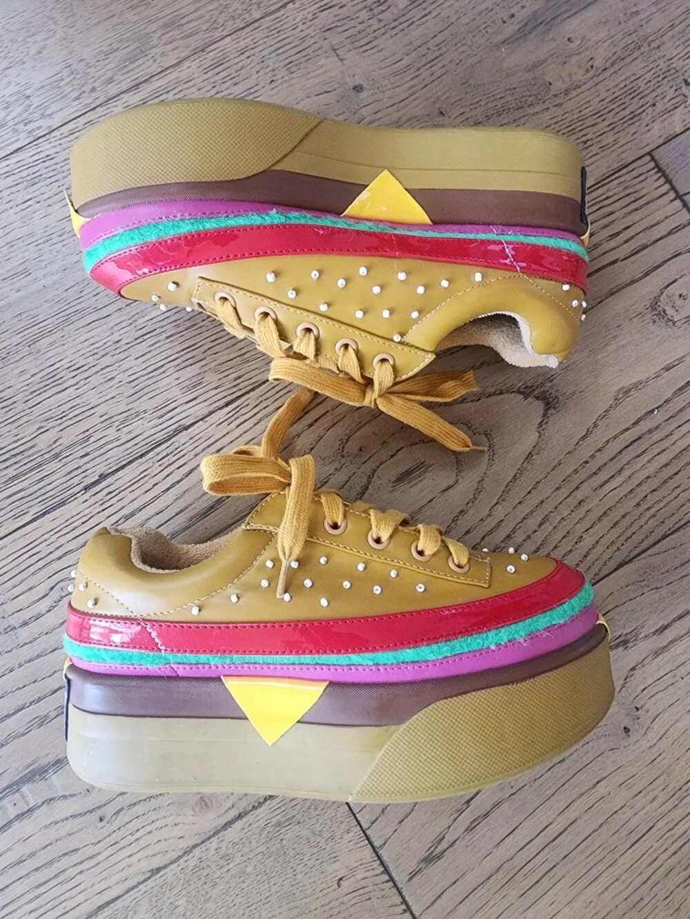Dolls kill hamburger sneakers size 6 - Picture 1 of 4
